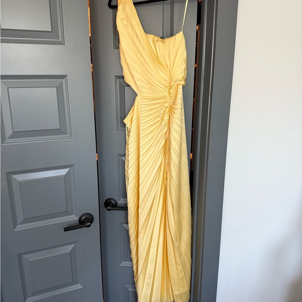 Abercrombie & Fitch Yellow One-Shoulder Pleated Maxi Dress